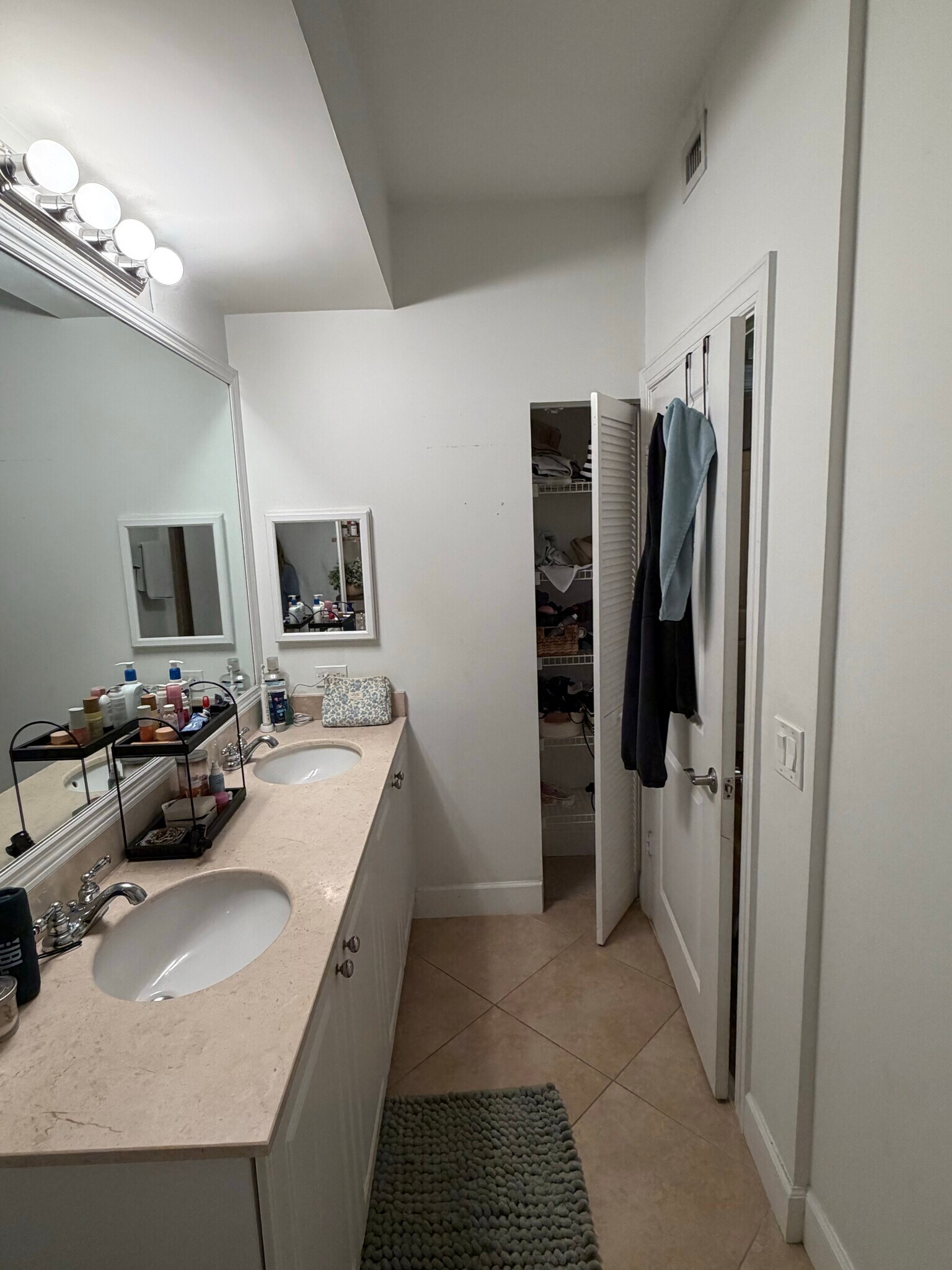 Building Photo - 4202 Renaissance Way