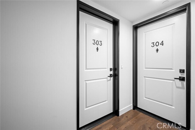 Building Photo - 10657 Moorpark St