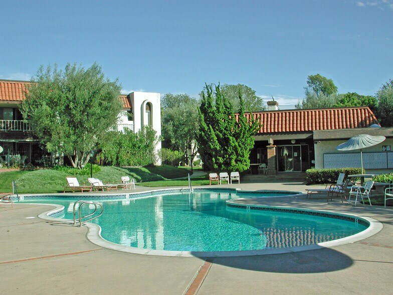 Building Photo - 6878 Navajo Rd