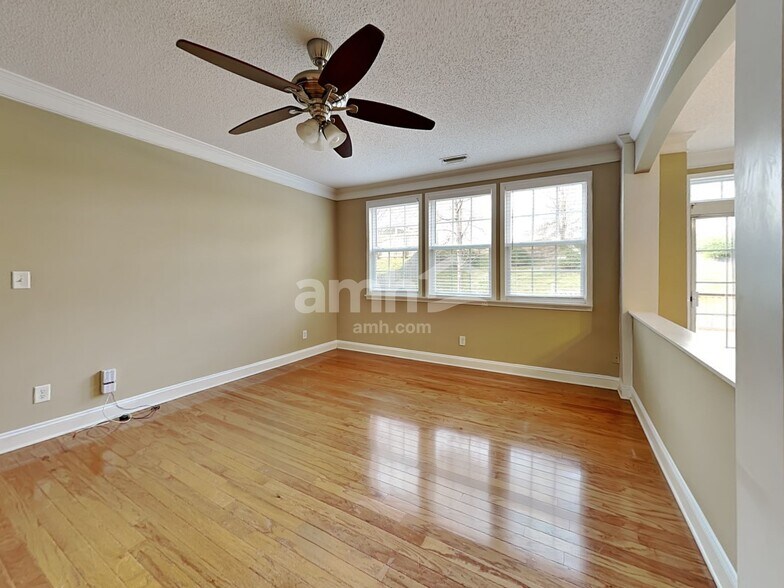 Building Photo - 211 Coalyard Dr