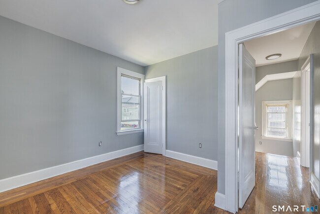 Building Photo - 430 Blohm St