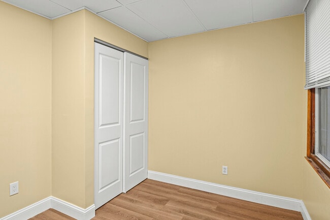 Building Photo - 35 Third Avenue - 3