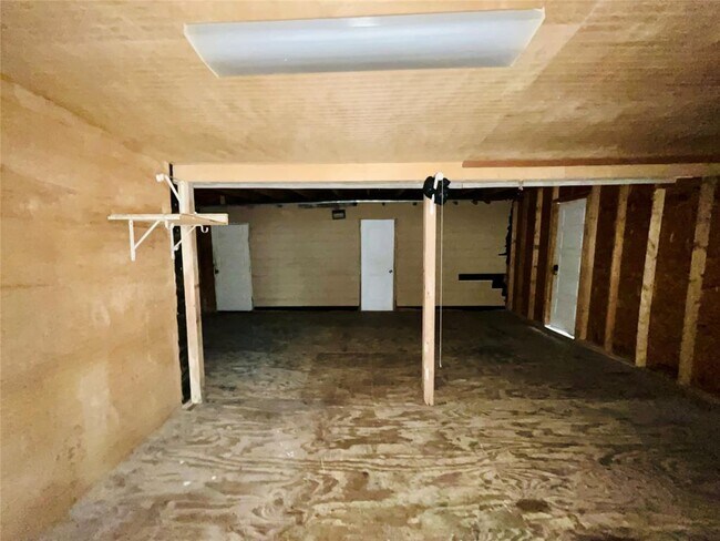 Building Photo - 6507 Longview St