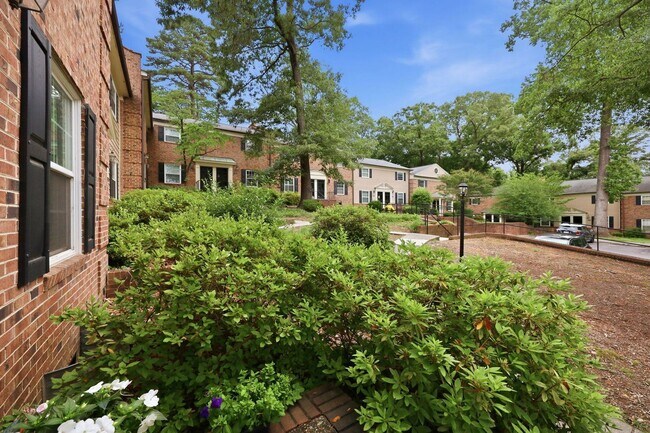 Building Photo - 3733 Yorktown Pl