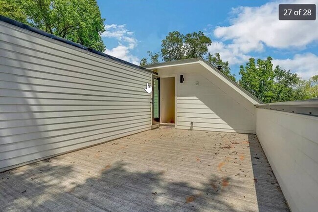 Building Photo - Charming 2BR House in Atlanta