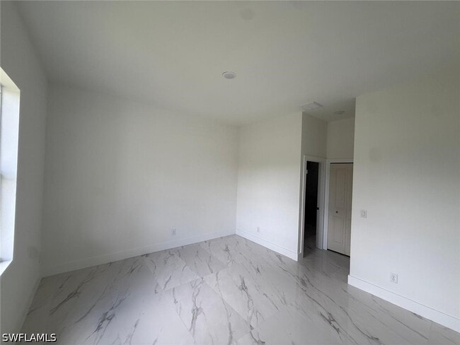 Building Photo - 1089 Eisenhower Blvd