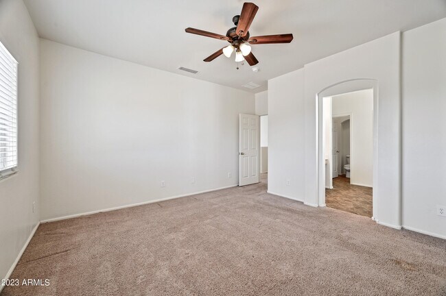 Building Photo - 43927 W Cypress Ln