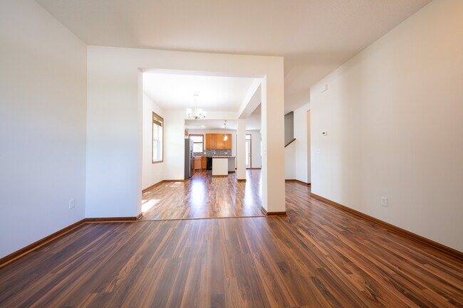 Building Photo - 1814 Spring Creek Dr