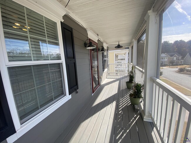 Building Photo - 338 Ivystone Dr
