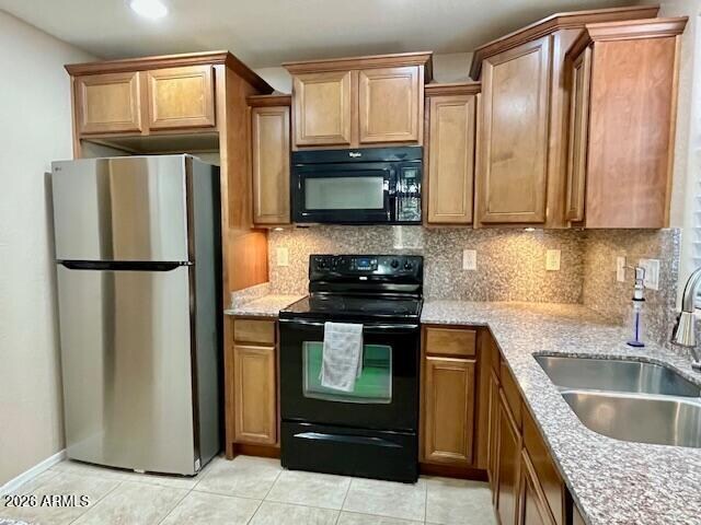 Building Photo - 3340 E Franklin Ave