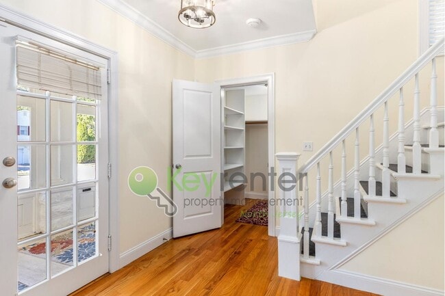 Building Photo - Beautiful 4-Bedroom Home with Fenced Yard ...