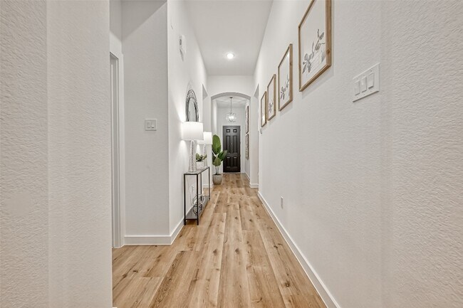 Building Photo - 7933 Wild Thicket Dr