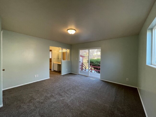 Building Photo - Spacious House on the Northeast Bench in Orem