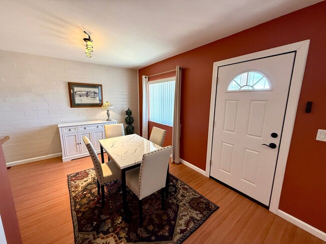 Building Photo - Furnished- Cute 2 Bedroom Home with Garage...