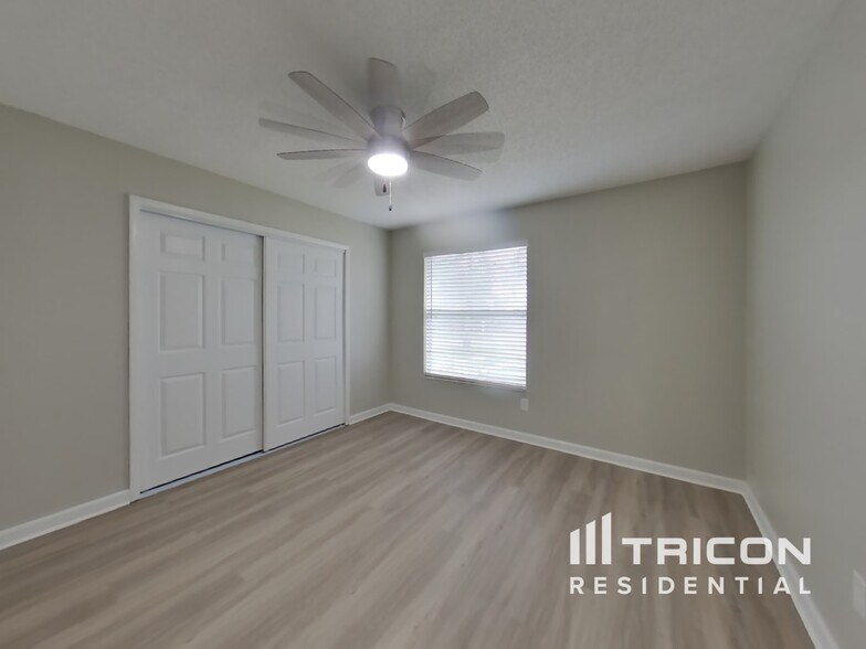 Building Photo - 978 N Jerico Dr