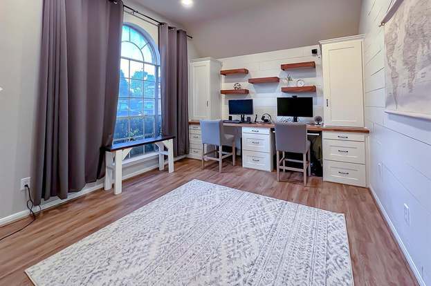 Building Photo - 1809 Village Ct Ln