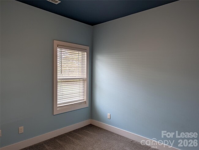 Building Photo - 113 Mainview Dr