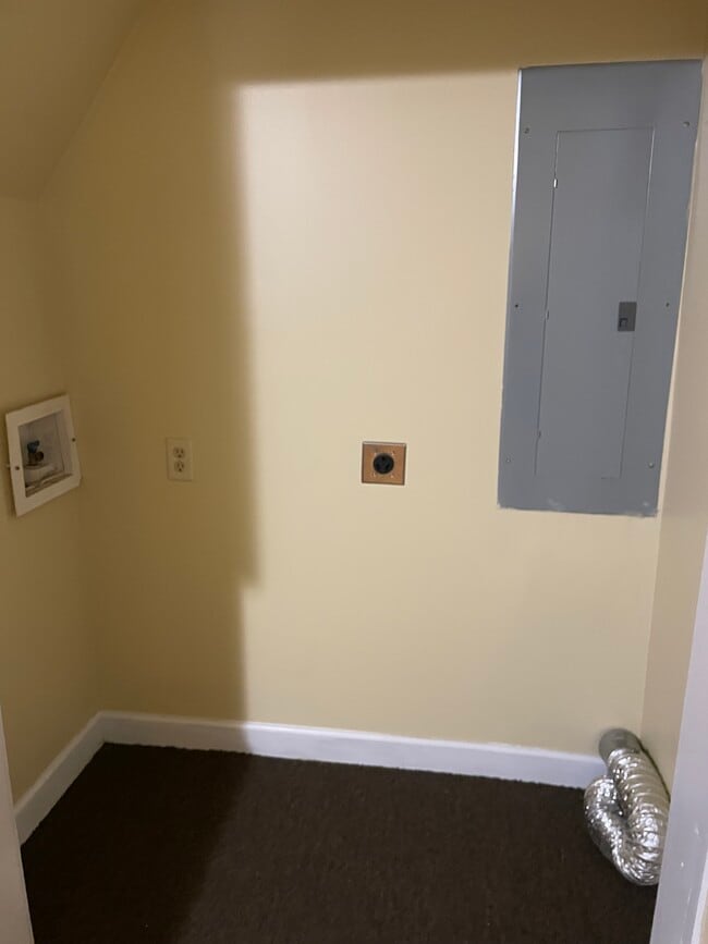 Building Photo - 610 Spruce St