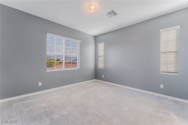 Building Photo - 5730 Sky Pointe Dr