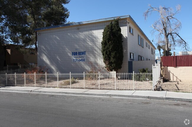 Building Photo - 3821 Royal Crest St
