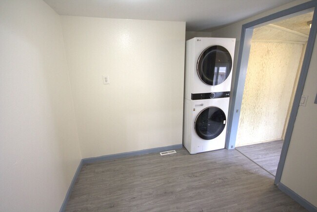 Building Photo - Beautifully Renovated Home in Burien.