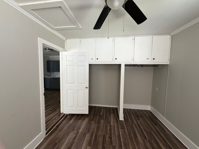 Building Photo - 9442 Normandie Dr