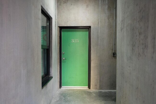 Building Photo - 1 Cool Blow St