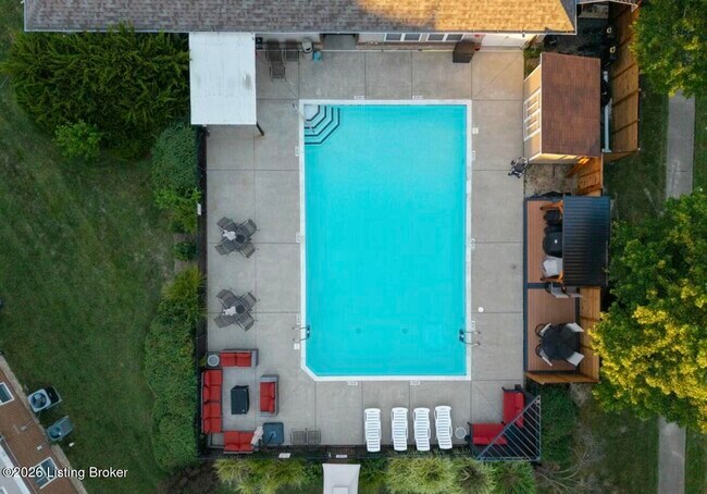 Building Photo - 3802 Falcon Crest Dr