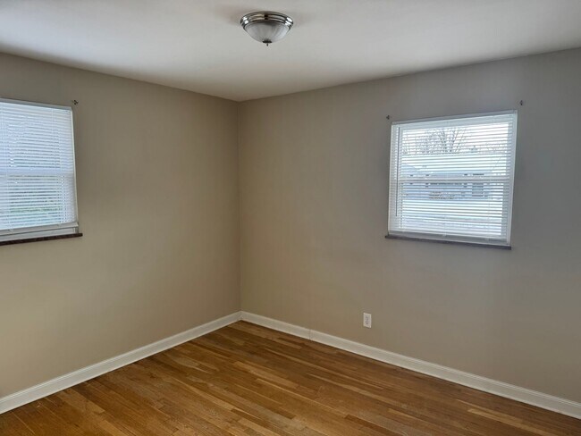Building Photo - 2478 Swansea Rd