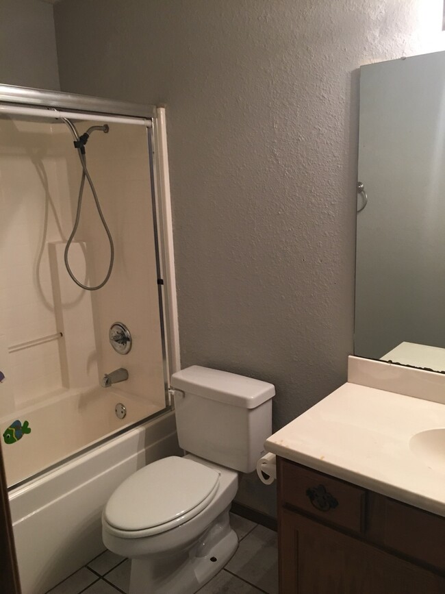 Building Photo - 1095 Grinnel Cir