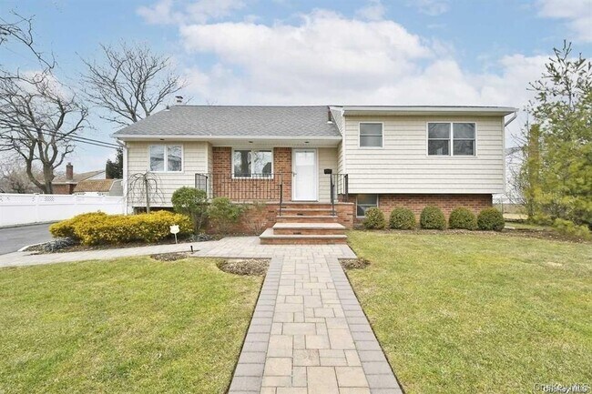 Building Photo - 6 Patricia St