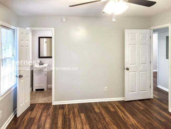 Building Photo - 540 Oglesby Bridge Rd SE