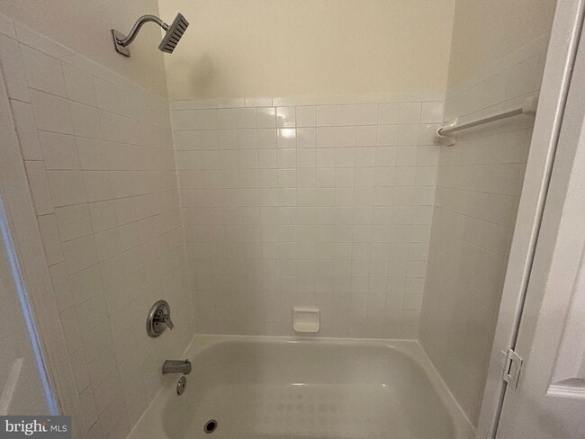 Building Photo - 7204 Bogley Rd