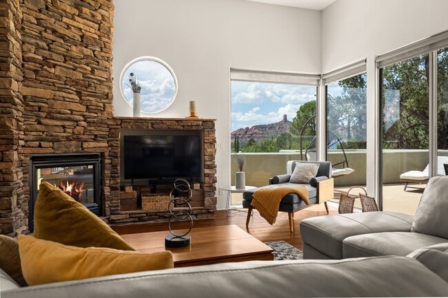 Building Photo - 630 Mountain Shadows Dr