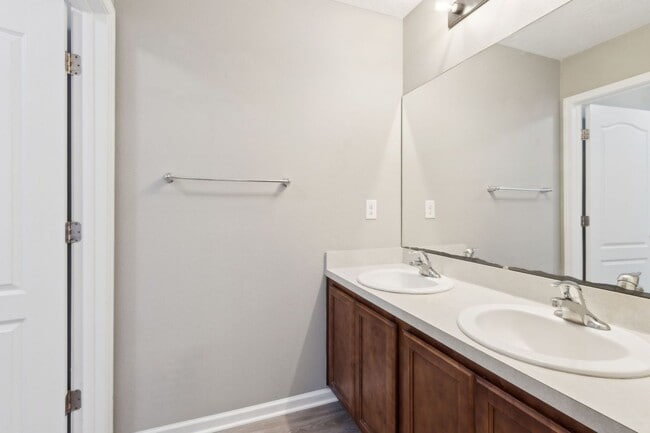 Building Photo - Spacious 5-Bedroom Home  – Prime Amelia Concourse Location!