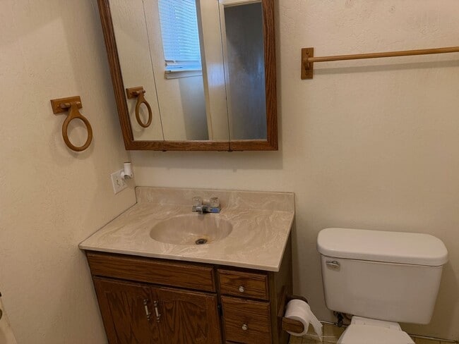 Building Photo - 4833 E Main St