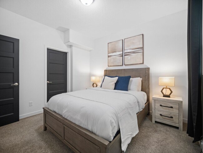 Building Photo - 4 bedroom Modern Home at Eagle Ridge Estates