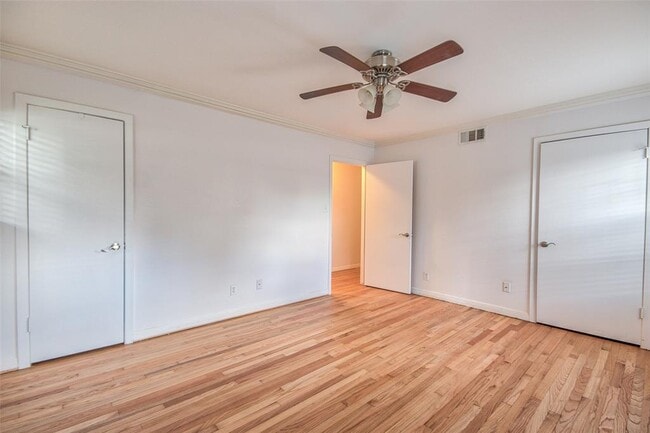 Building Photo - 4710 Willowbend Blvd