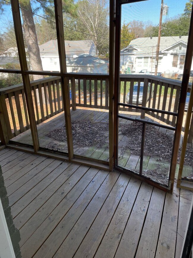 Building Photo - Beautiful 1 Bedroom in Highland