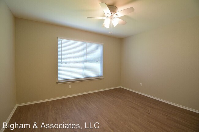 Building Photo - 3 br, 2 bath House - 12700 Lasalle Dr