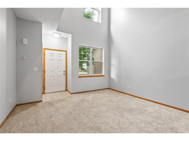 Building Photo - 5020 Holly Ln N