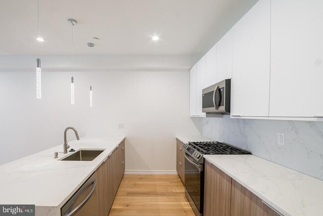 Building Photo - 119 Greenwich St