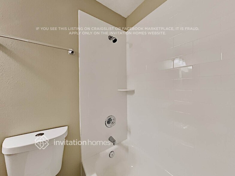 Building Photo - 2609 Brookville Dr