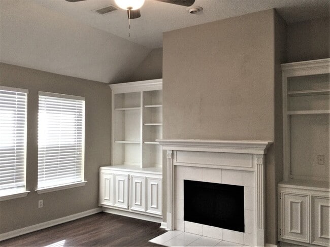 Building Photo - 15007 Red Cedar Bluff Ln