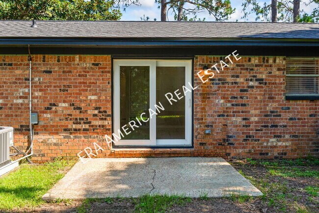 Building Photo - 1221 Albuquerque Cir