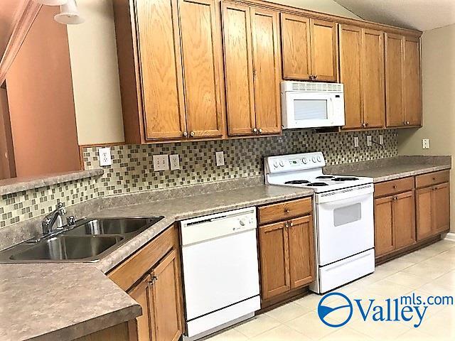 Building Photo - 126 NW Imogene Way