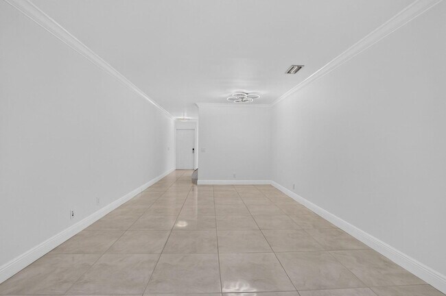 Building Photo - 6665 Via Regina