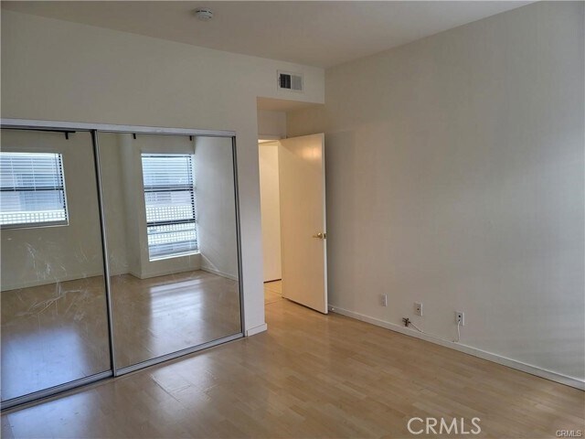 Building Photo - 360 S Los Robles Ave