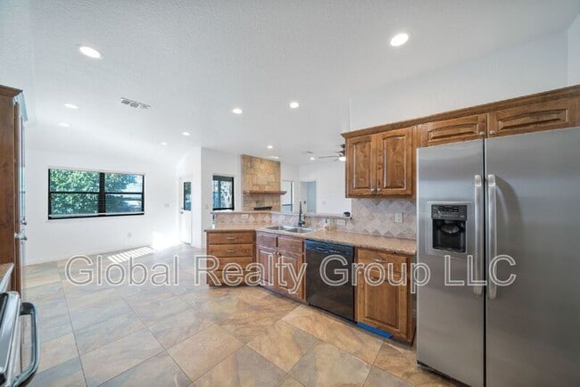 Building Photo - 1634 Sunblossom Cir