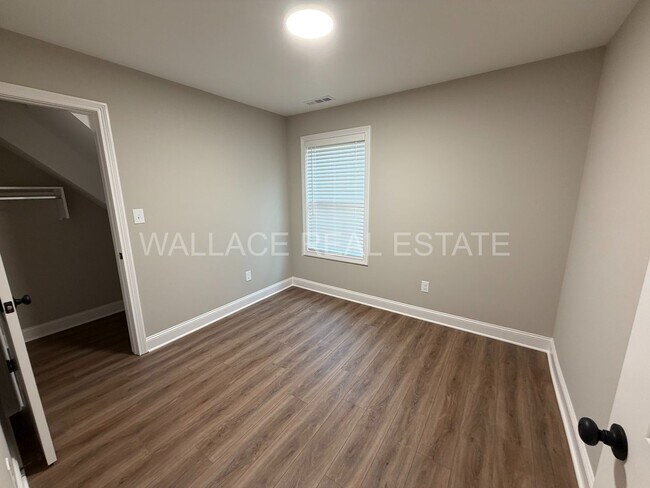 Building Photo - LOCATED IN W. KNOX...BEAUTIFUL NEW CONSTRUCTION HOME WITH 4 BEDROOMS